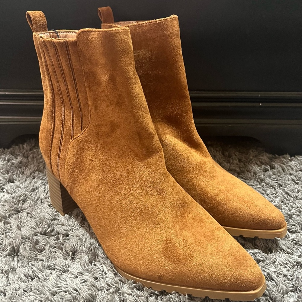 Maurices Alexa Brown Lug Ankle Boot Size 8.5